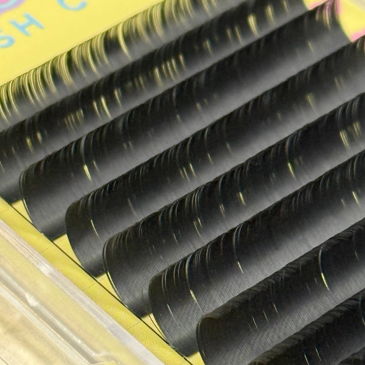 Flat Classic Lash Mix Tray (8-15mm)